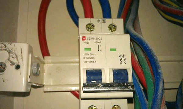 漏電保護裝置是造成西安西瑪電機頻繁燒毀的原因。
