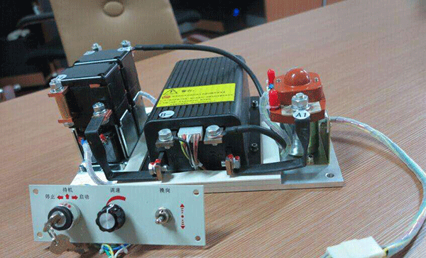 有什么方法可以使直流電機反轉嗎？